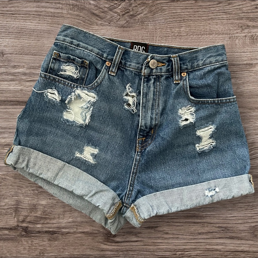 Urban Outfitters BDG Mom High Rise Distressed Denim Shorts - Size 26